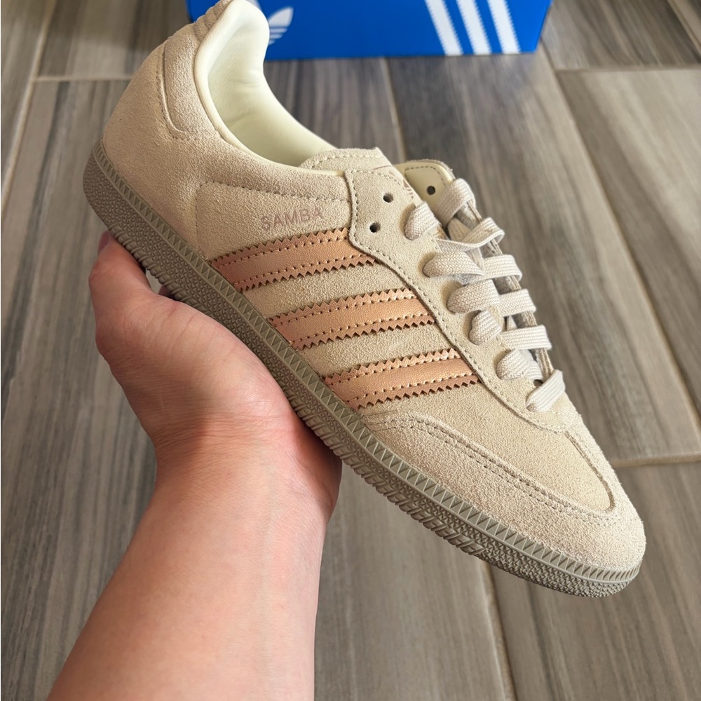 Women’s Adidas Samba OG LE Shoes - Off White Copper Metallic JQ2106 - Picture 4 of 7